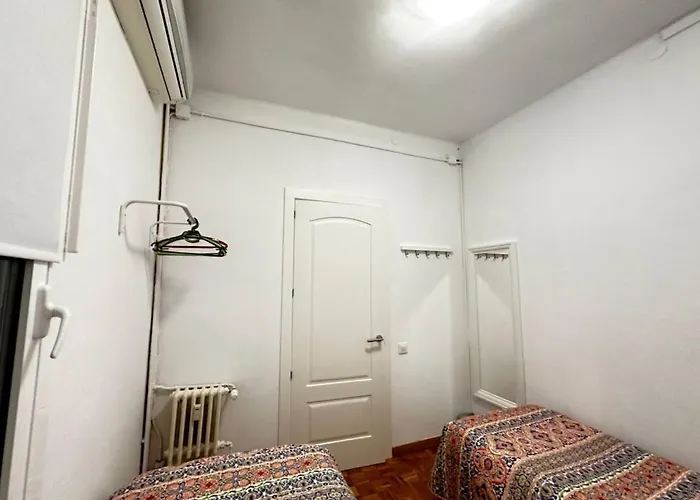 Nuevo Roger Bed and Breakfast *
