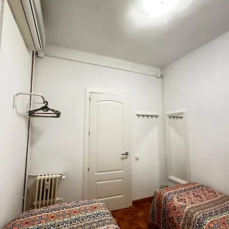 Nuevo Roger Bed & Breakfast *